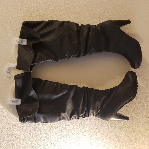 Black knee high boots 3 inch heels. - Picture 3 of 4